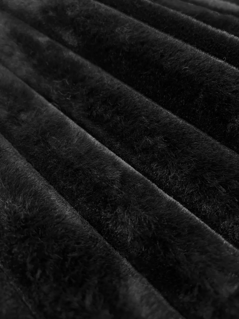Мех искусственный полоска цвет чёрный