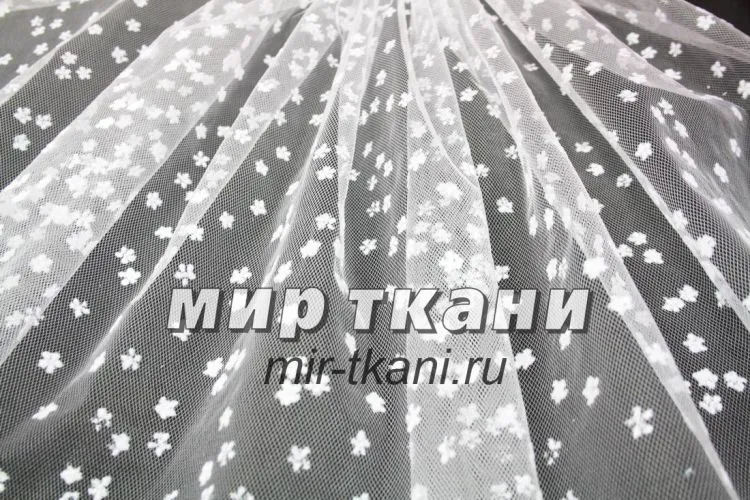 Фатин цветочки белые