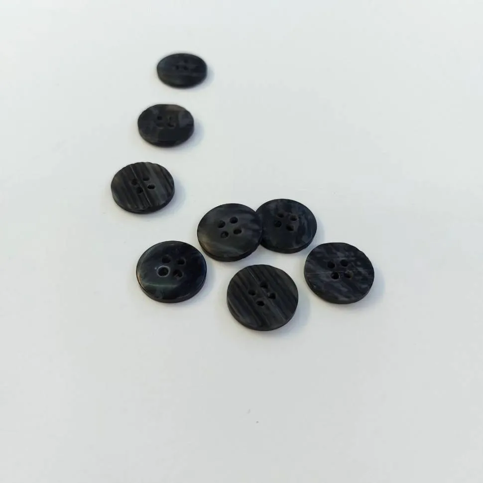 Пуговицы MA99 Blk 24L / 373