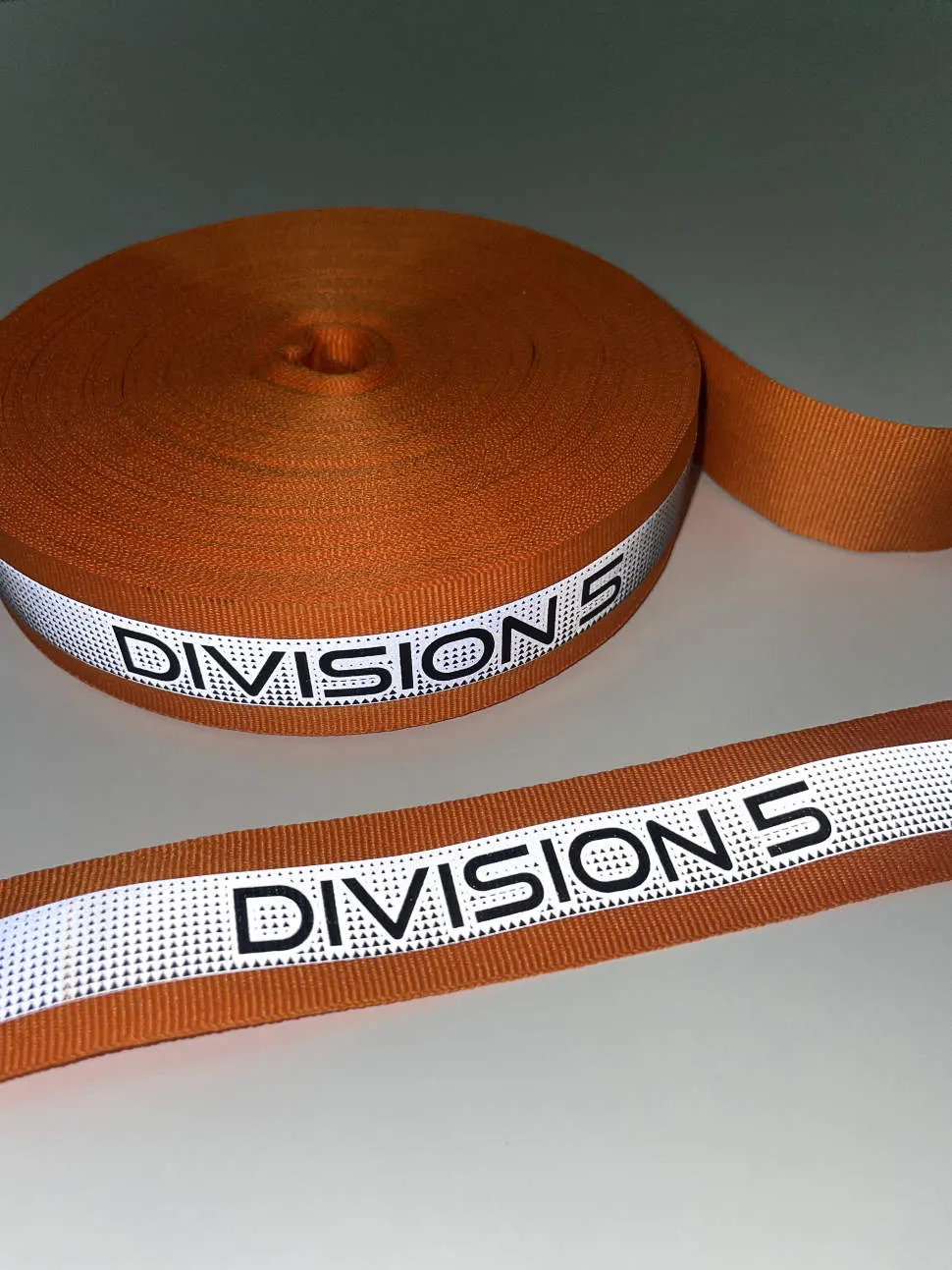 Тесьма светоотражающая 30мм, оранжевый "DIVISION 5"