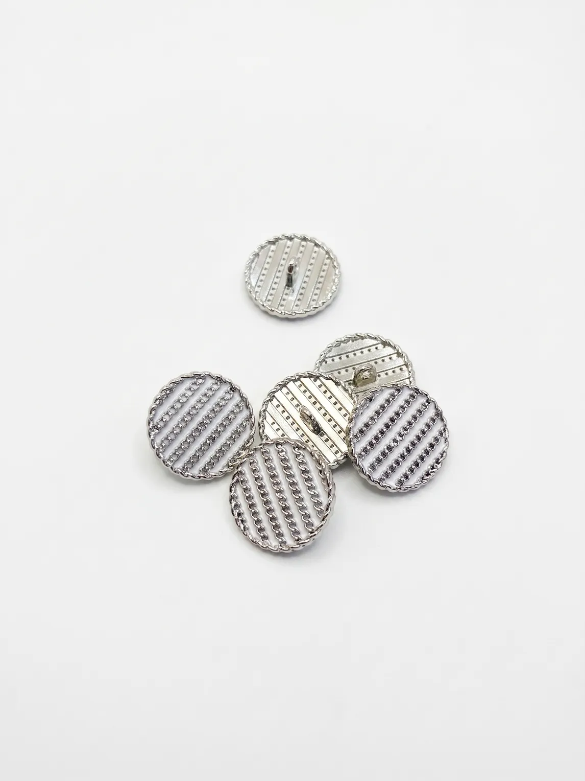 Пуговицы ME 651 | Wht/S | 32L